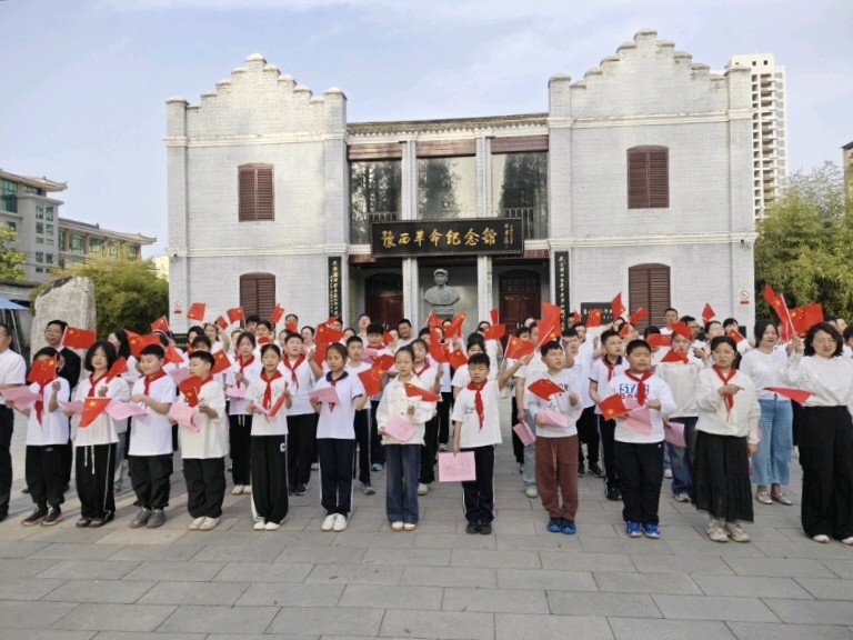 鲁山县：书香润童心 诵读传家风（图3）