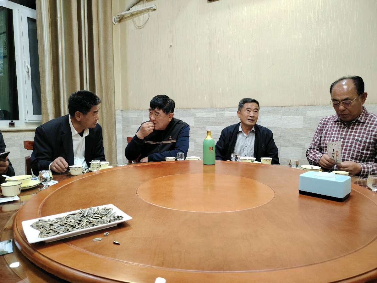 【都市头条向幸福出发编辑部】第13434期 李龙屯乡贤迎华侬农返乡有寄（图3）