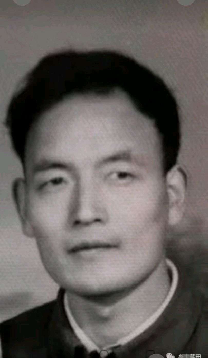 纪念恩师王学仲先生诞辰一百周年，缅怀老师音容，感恩老师培养，书写老师诗作。王学仲五言绝句诗斗方一组（隶书）（5）（2025.5.21.）（图13）