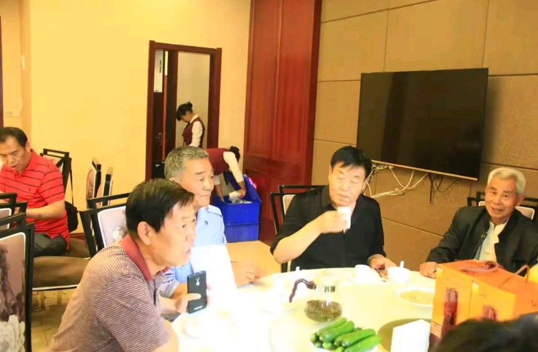 【那年那月】张富贵：七律•题刘振芳遗作刊发*渭南圆梦 战友情深～～工兵十四团老七连渭南聚会掠影*作者：刘振芳*北京头条.西安头条.都市头条发布！（图52）