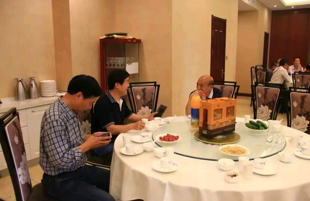 【那年那月】张富贵：七律•题刘振芳遗作刊发*渭南圆梦 战友情深～～工兵十四团老七连渭南聚会掠影*作者：刘振芳*北京头条.西安头条.都市头条发布！（图57）