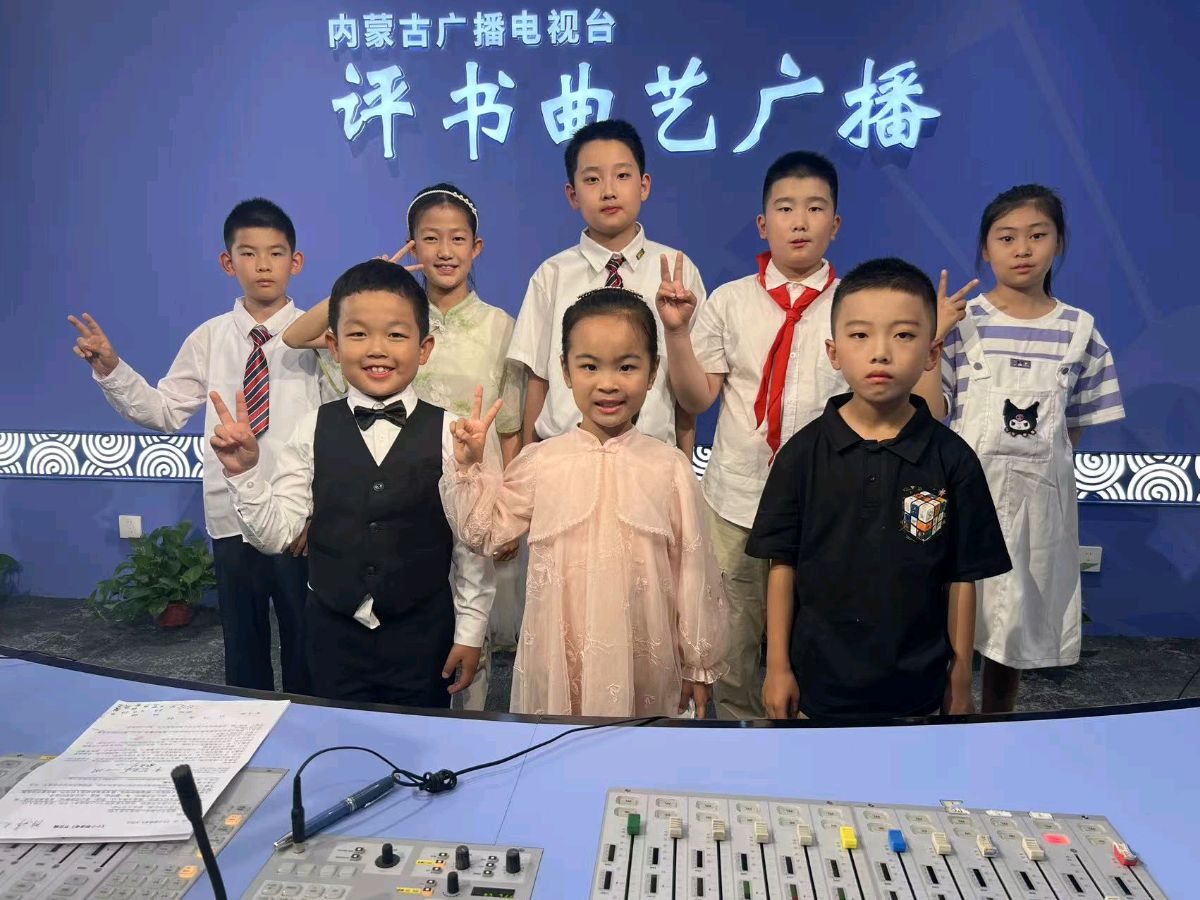 稚女诵赋——贺孙女荧屏初诵中国红（图5）