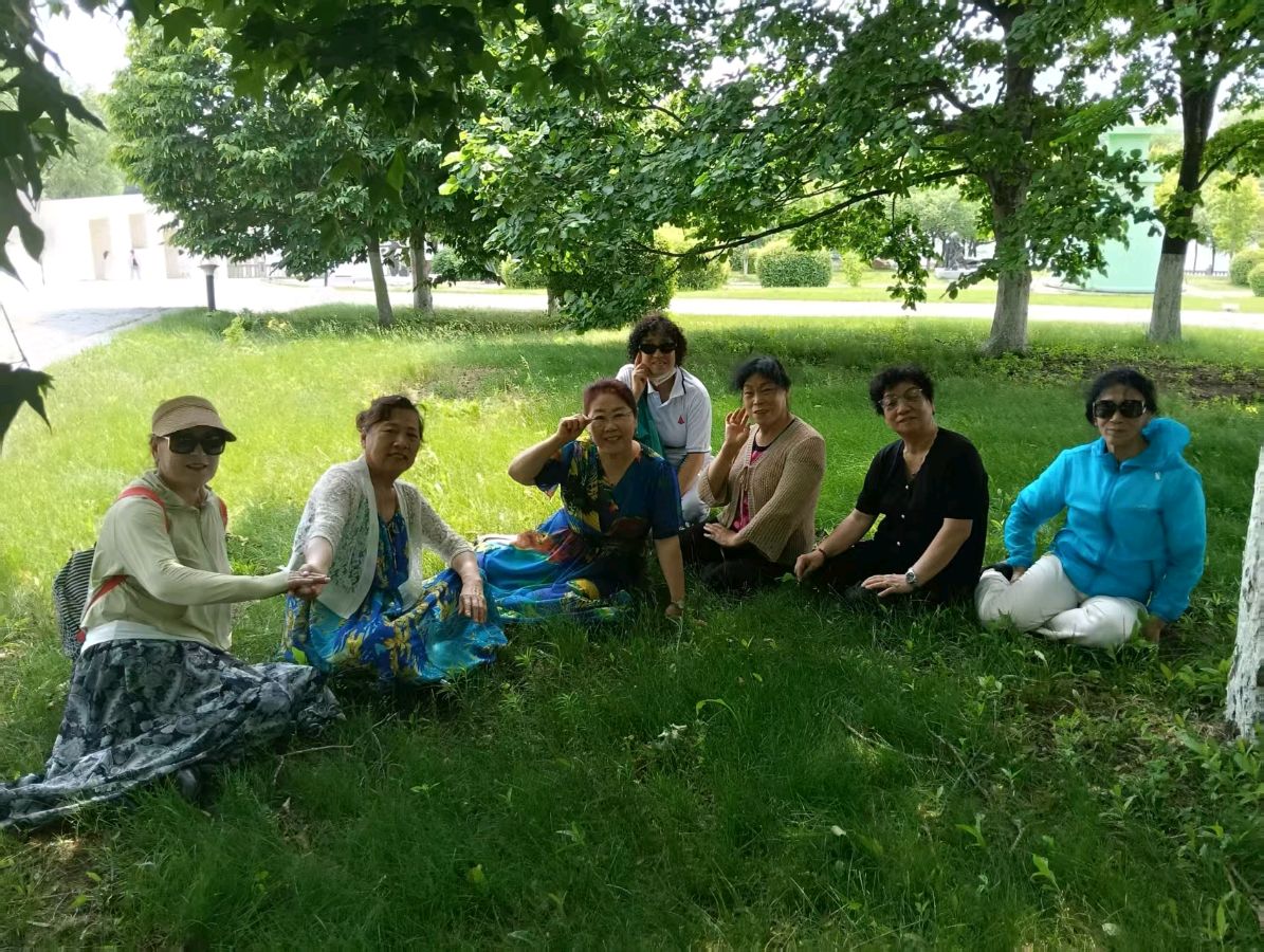 （照片版）煤矿战友相聚 共叙五十年情——五十年前的同事相聚照片留念（女生专版）（图28）