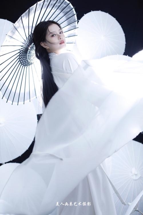 月华词选-作者：月华（澳大利亚）世界诗歌研究院【世界诗人名人选】13852期（图8）