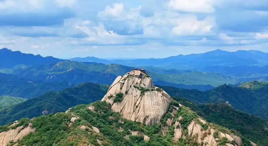 东方书剑的《七律・咏铜峰​》