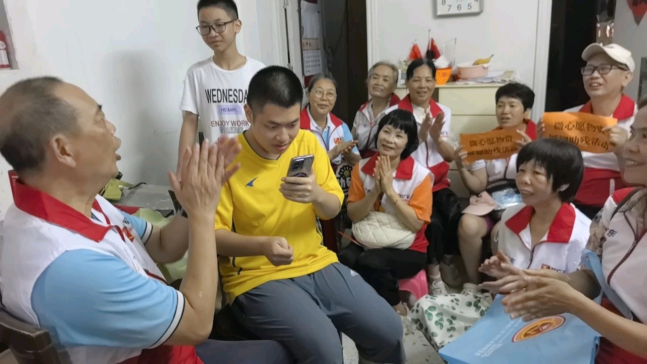 星星的孩子：我也要做志愿者，像你们一样帮助别人！（图2）