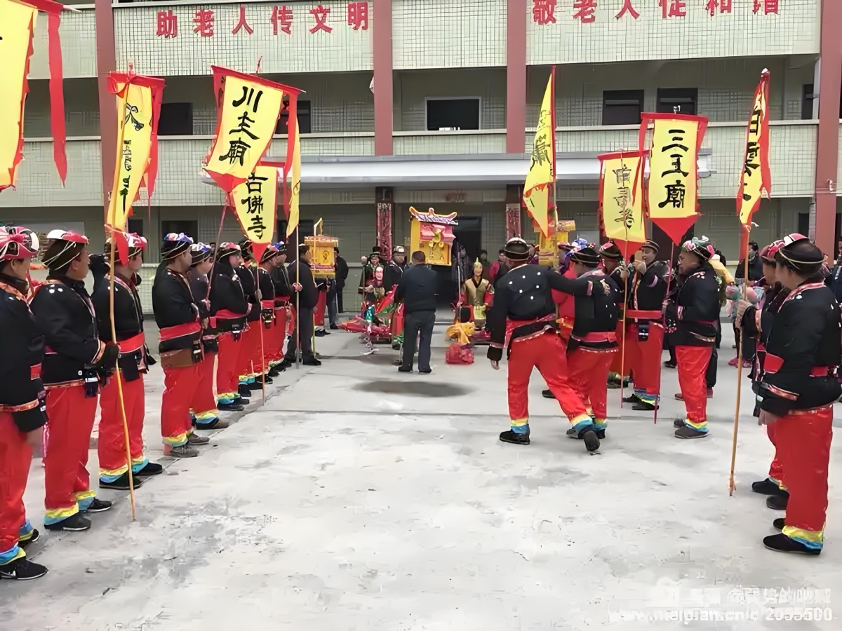 旭洋朗诵：《金秋故园谣 八卦寨里将军影》作者||诗童/辩证法（北京）世界诗会人民诗刊｜海外头条（图10）