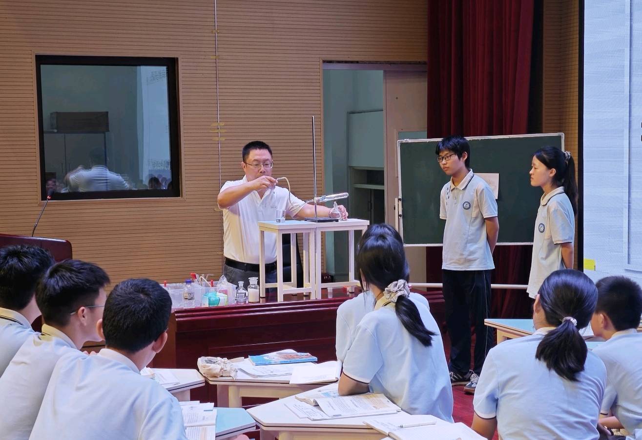未来教育家的风采——张海峰长治西安讲学记(图3)