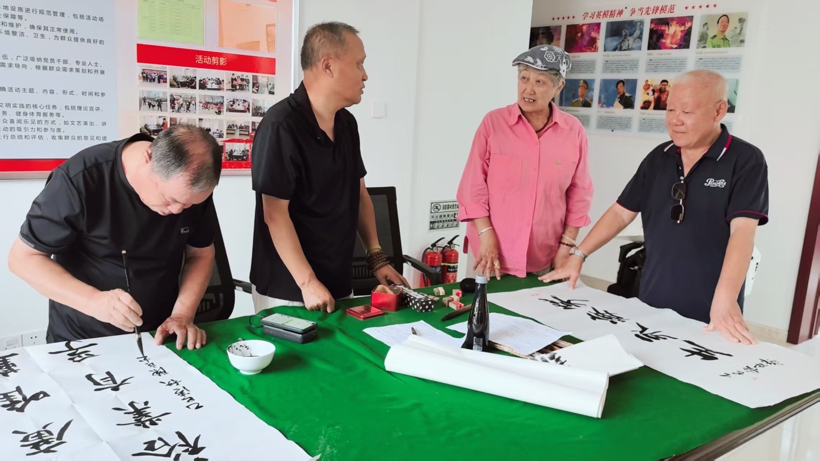 滨江书画院四位书画家进社区，把艺术与温暖一起送到居民的心坎上，作者长久（图5）