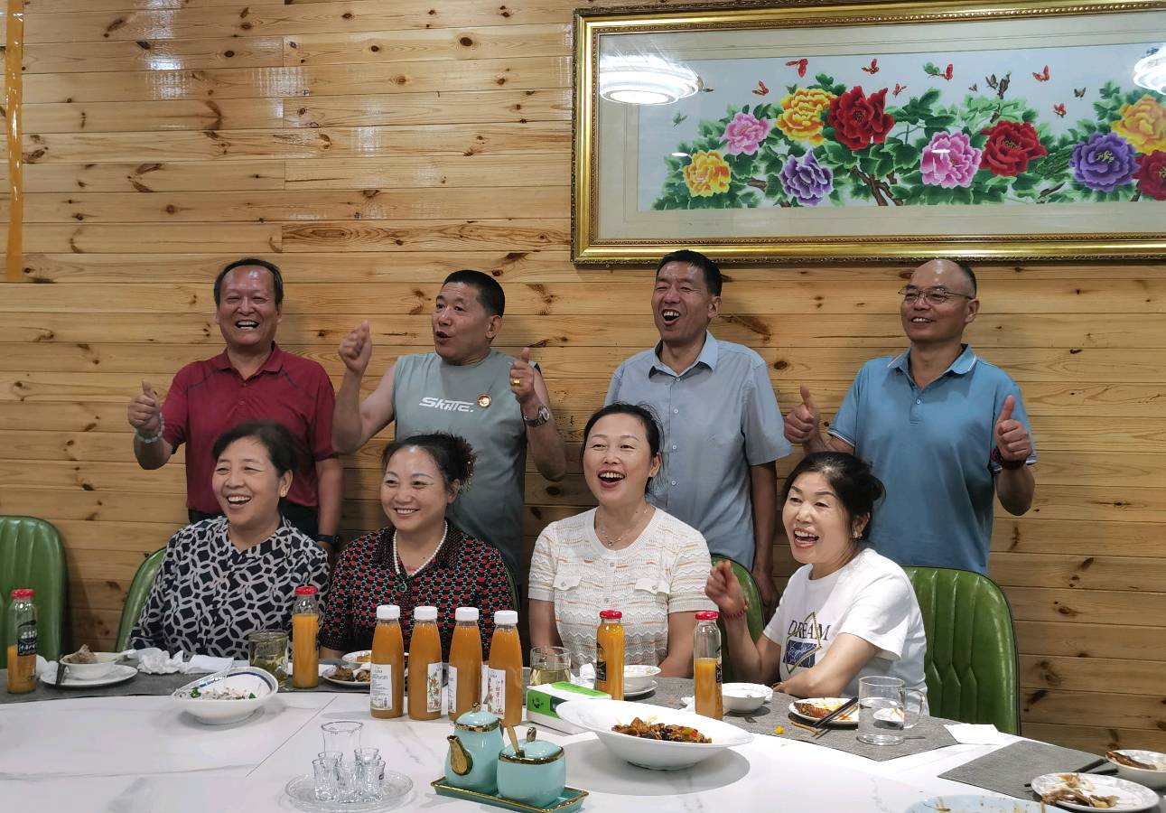 【八一专刊·老兵情怀7】张富贵：茶代醇醪情谊浓·穆顺庄园迎赵平～～参加青海战友会组织的庆八一第二故乡民和行侧记（组诗3首）北京头条.西安头条.都市头条发布！（图9）