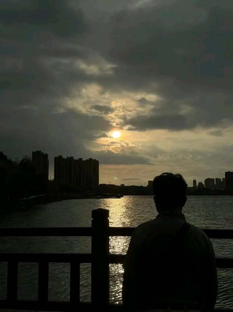 林杨(黑龙江)现代诗十首/中华诗艺社黑龙江分社【2025第198期】（图9）
