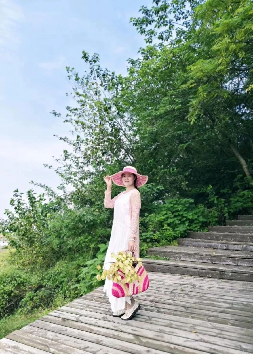 王娜 王娜