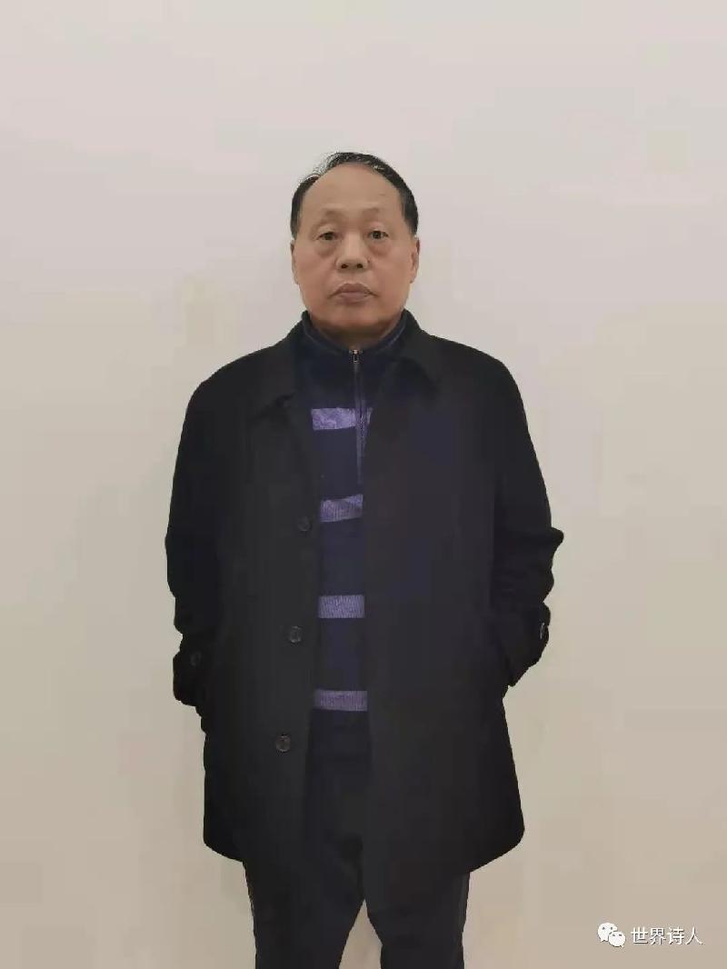 七律·中秋思乡/张郁