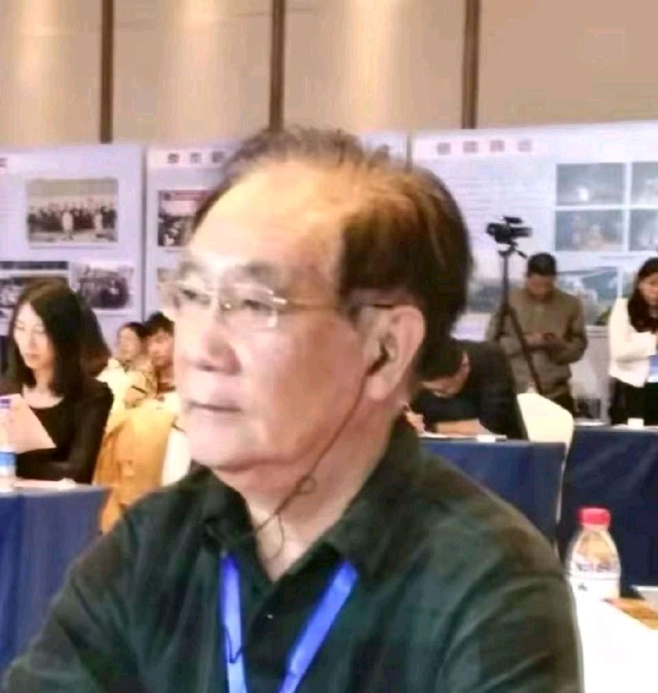 赞友人孝陵卫红枫照二首～诗◑浴乎沂（图18）