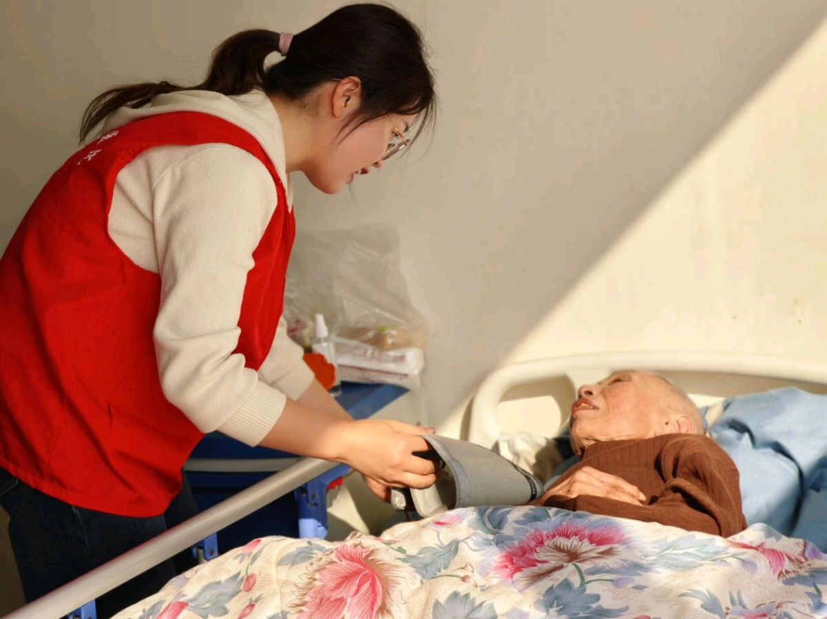 重阳安康“医”相伴，舞钢市人民医院义诊暖夕阳（图4）