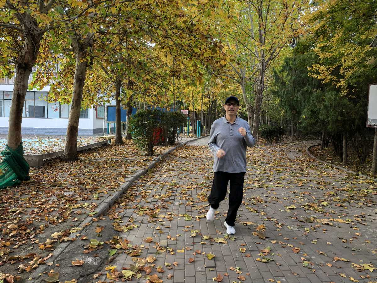 晨跑在课改的赛道上——郑州康师傅公园有感（图2）