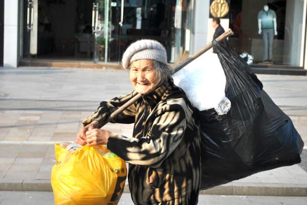 【中国诗人】拾荒赶文/云中生·江苏（图5）
