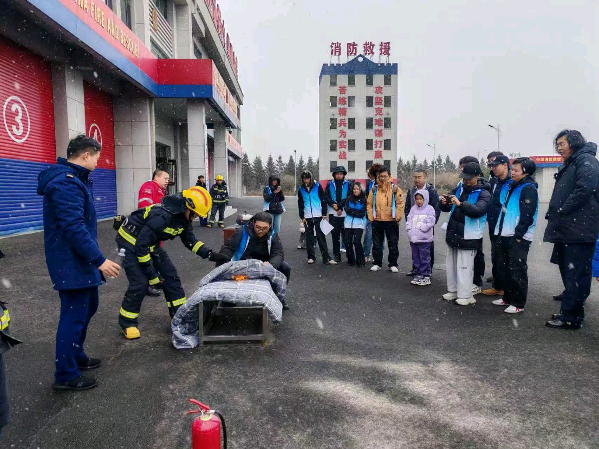 延边郭明义爱心联合会联动开展消防体验活动：以爱心聚合力 以实践筑安全（图7）