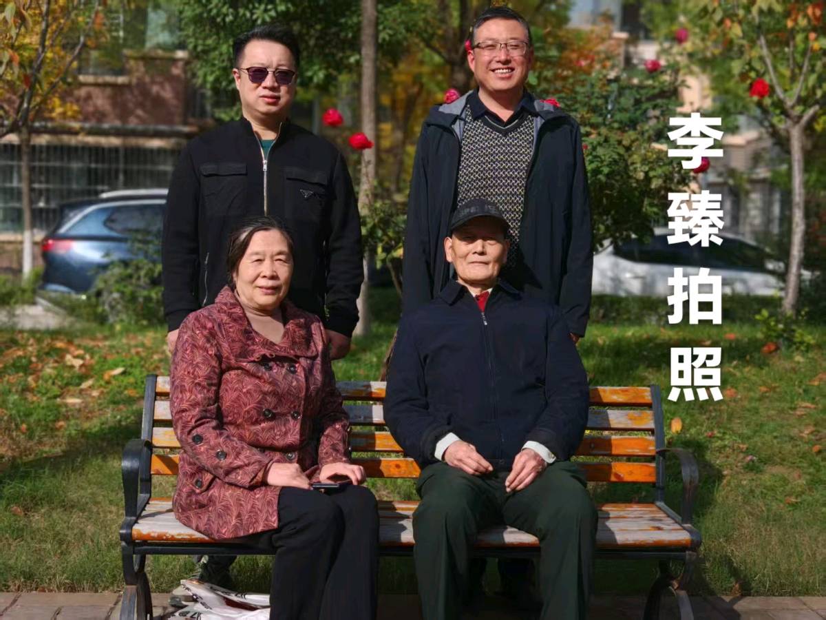 旭日东升//《初冬暖阳映师恩一西工大南苑里的师生重逢记》（图10）