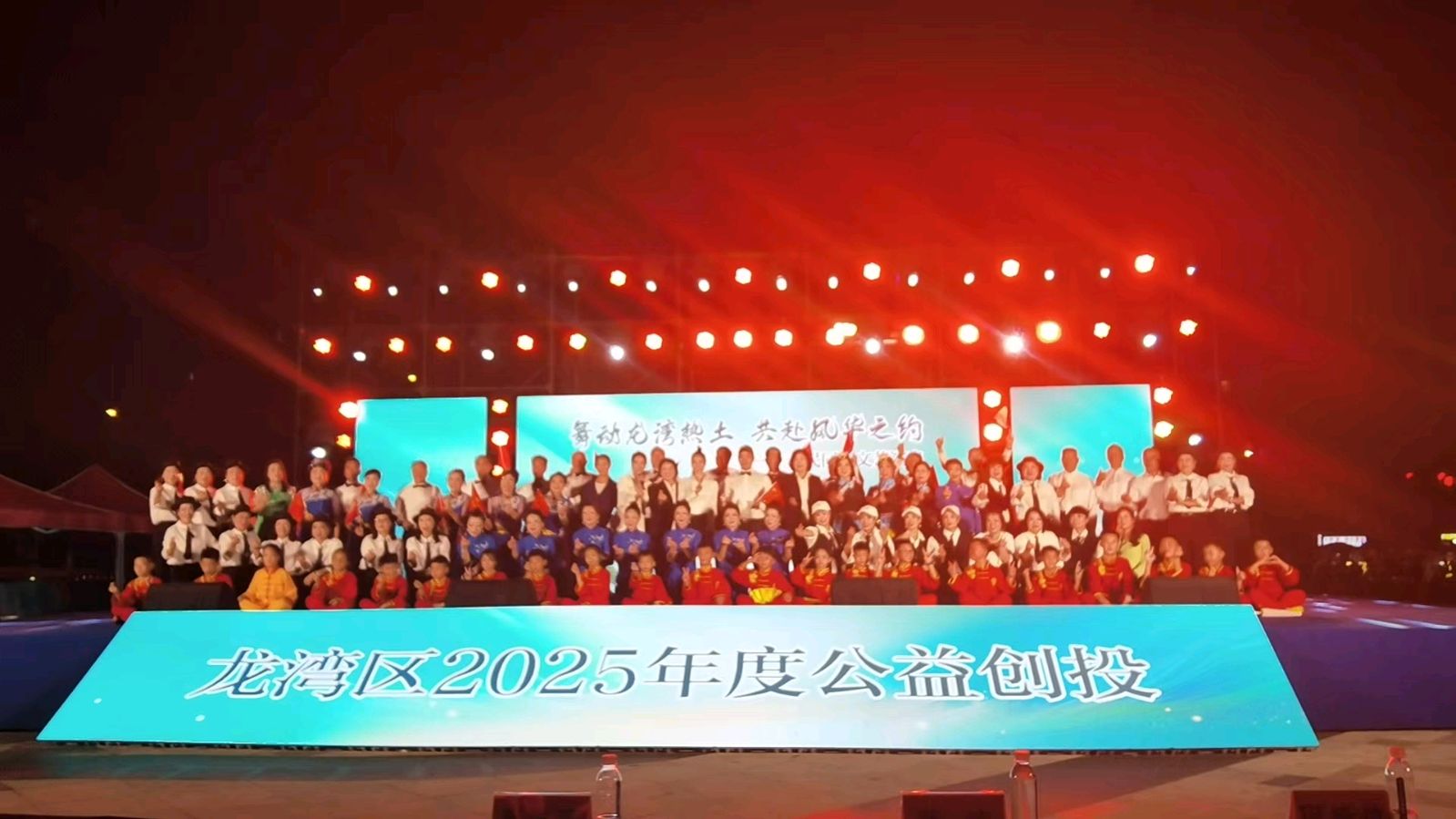 《鼓声中的欢乐》 文/程程（陈英玲）金牌主播/俞述临风 ‖东方《品语亭》诗社