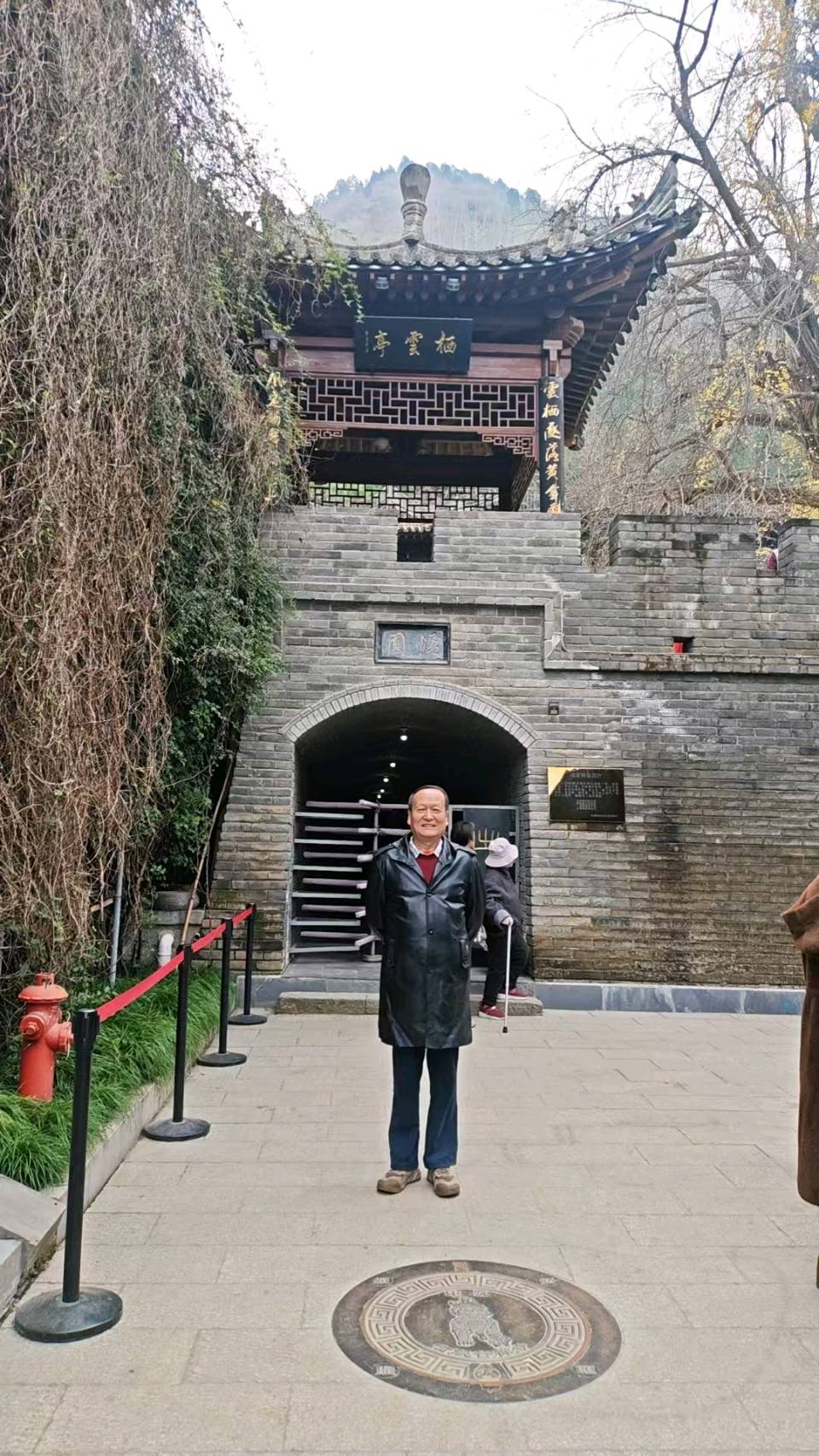 【诗词鉴赏】张富贵：参观长安古观音禅寺及千年银杏树抒怀（组诗3首）北京头条.西安头条.都市头条发布！（图3）