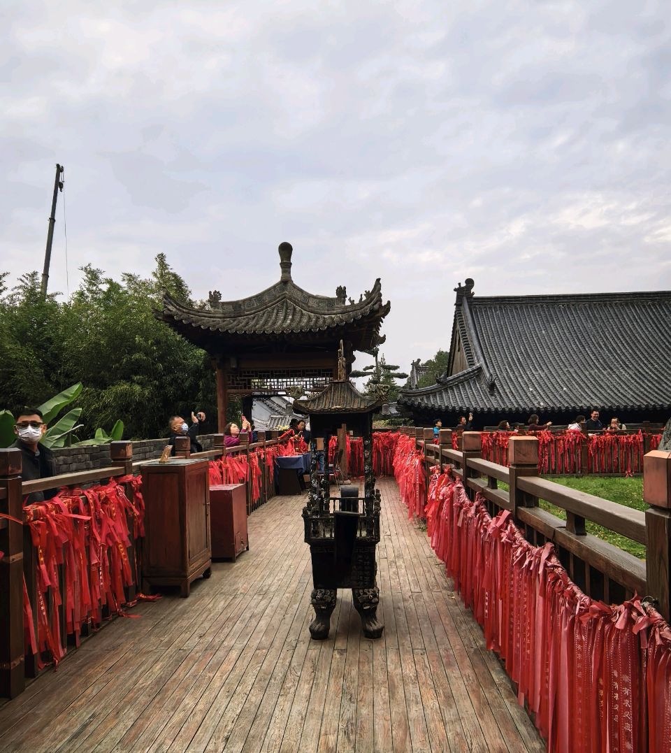 【诗词鉴赏】张富贵：参观长安古观音禅寺及千年银杏树抒怀（组诗3首）北京头条.西安头条.都市头条发布！（图42）