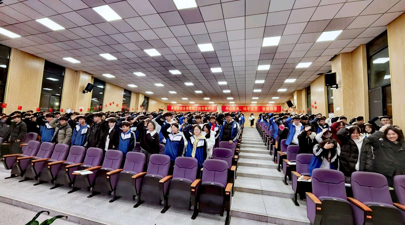 上海新纪元学校富宁分校高快感悟之星（7）杨顺琴：看见表象的迷惑，看到深层的隐喻（图2）