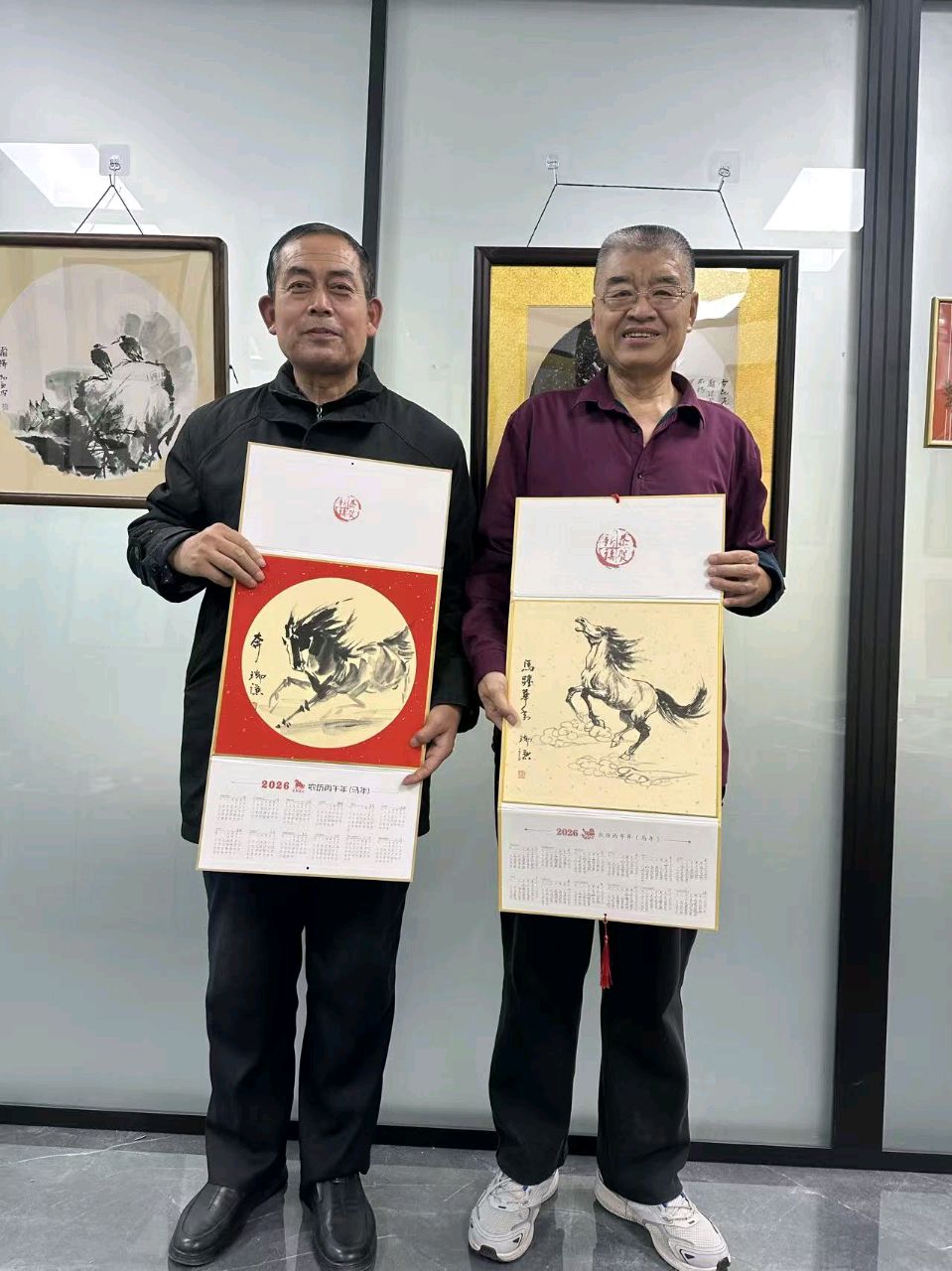 【都市头条向幸福出发编辑部】第14479期 墨香里的嘶鸣——写在陈瑞谦先生“马年书画挂历展览”开展前夕（图4）