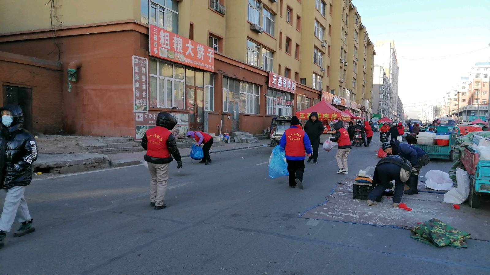 志愿行动助力环境整治（图7）