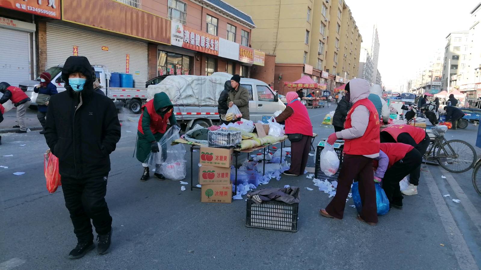 志愿行动助力环境整治（图6）
