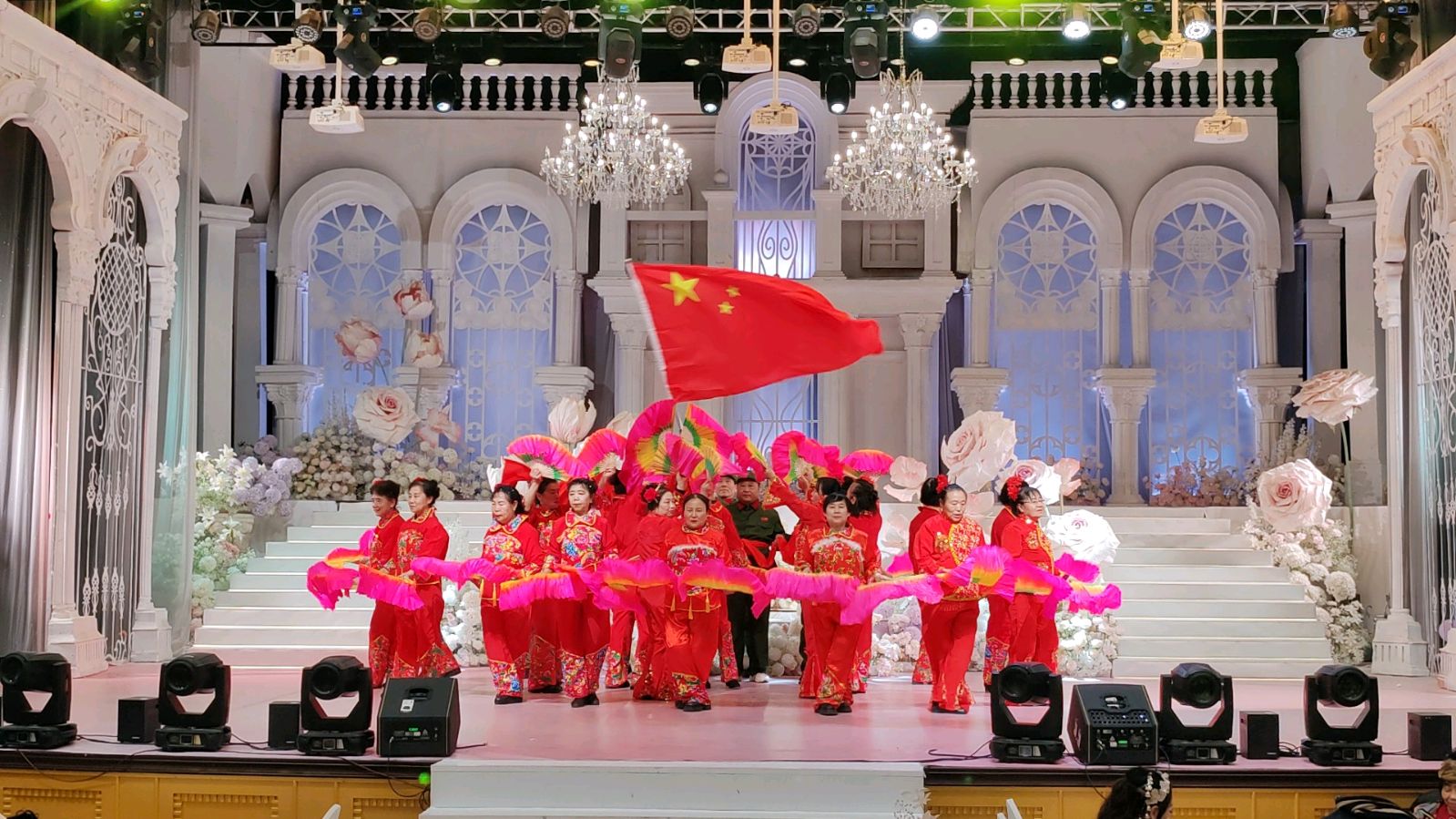 同心筑梦迎新年 凝心聚力谱华章（图4）