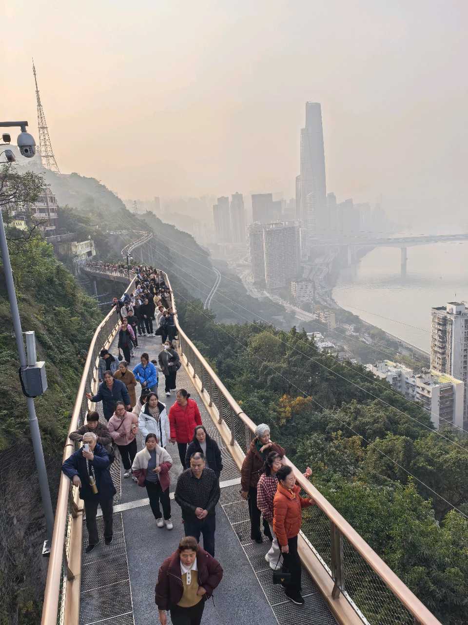 「游记散文」崖上栈桥，山城的炽热回响（图8）