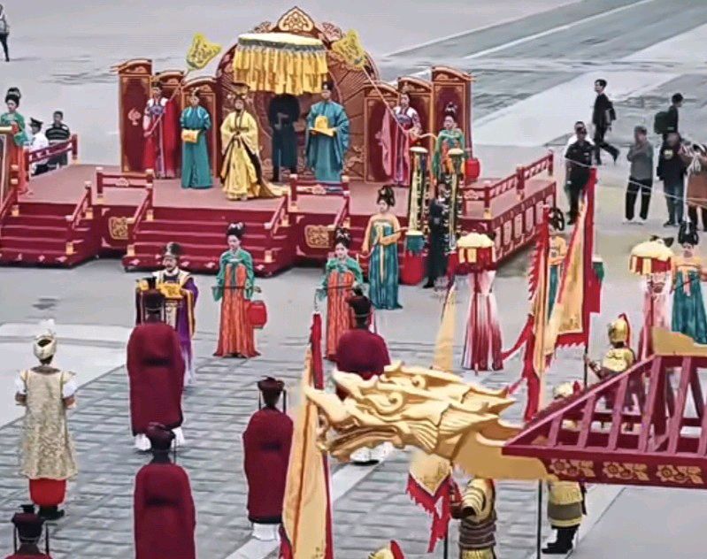 东天山骆驼队步向丝路起点洛阳城 原作/梁立锋（图40）