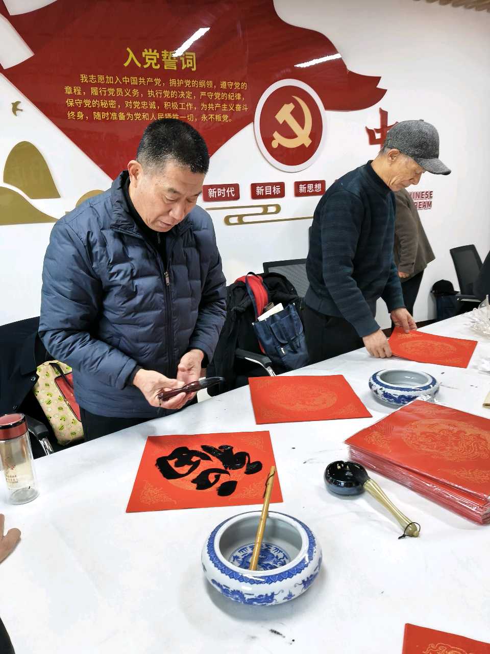 墨香暖民心 春联福字进万家——嘉祥县统计局新春送福活动温情启幕（图6）