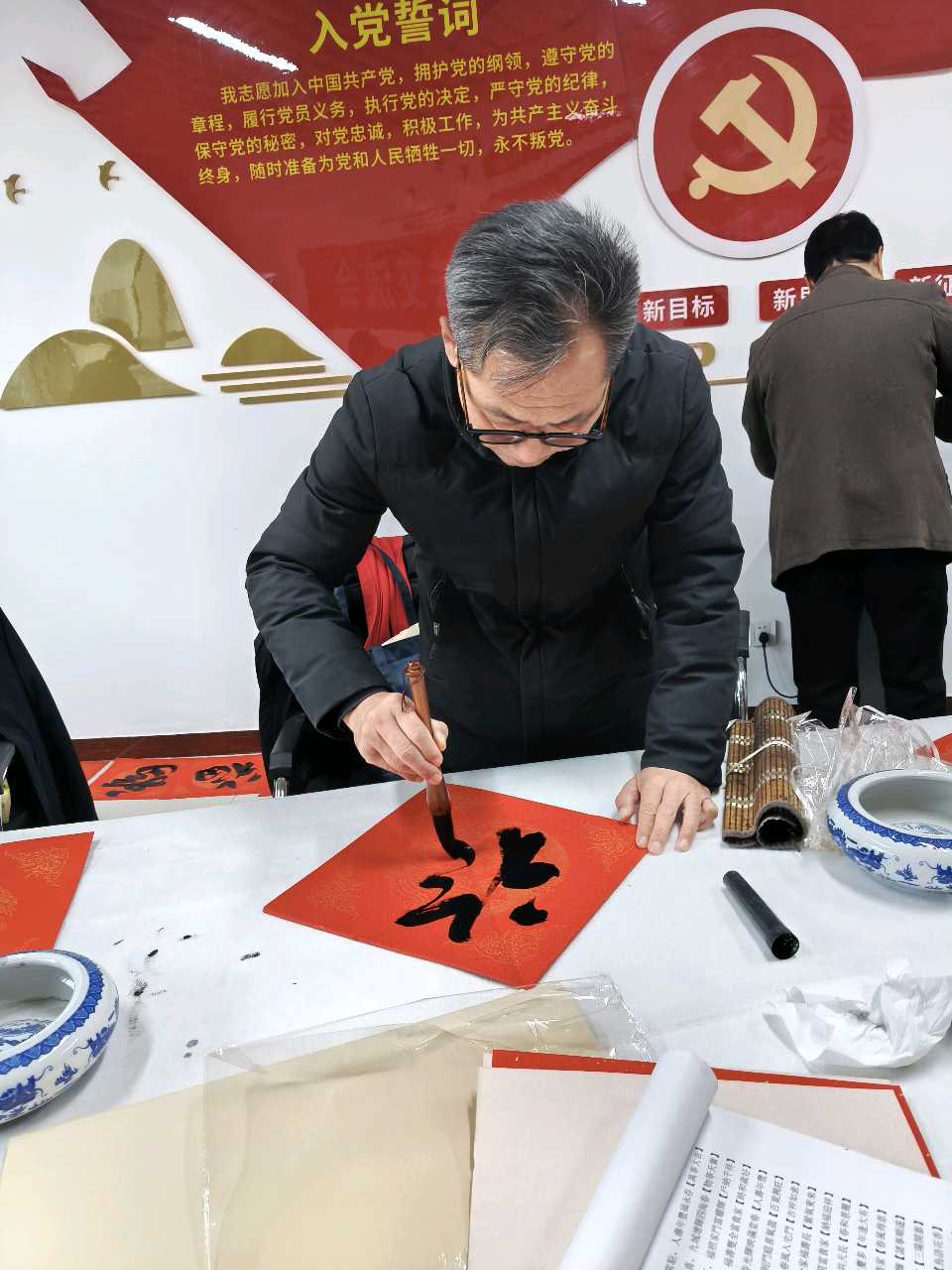墨香暖民心 春联福字进万家——嘉祥县统计局新春送福活动温情启幕（图16）