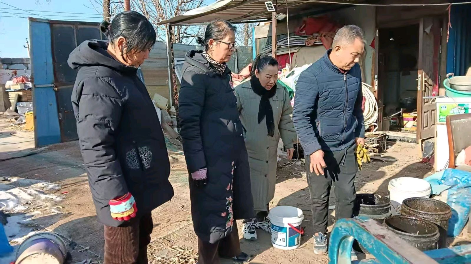 乡村调研进鸡舍 志愿赋能强信心