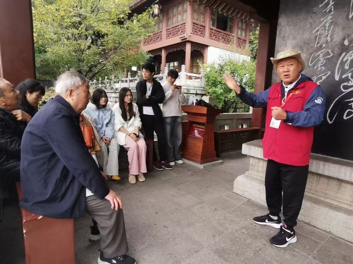 黄鹤楼下腊梅花｜周智敏（黄鹤楼诗词讲解志愿者）（图4）