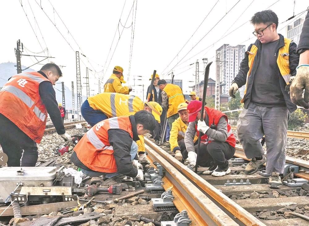 「“五老”引导青工学习“成铁好青年”争做时代青工」主题教育心得体会之五‖以榜样为炬 守边关安全——深学“成铁好青年”心得体会（图2）