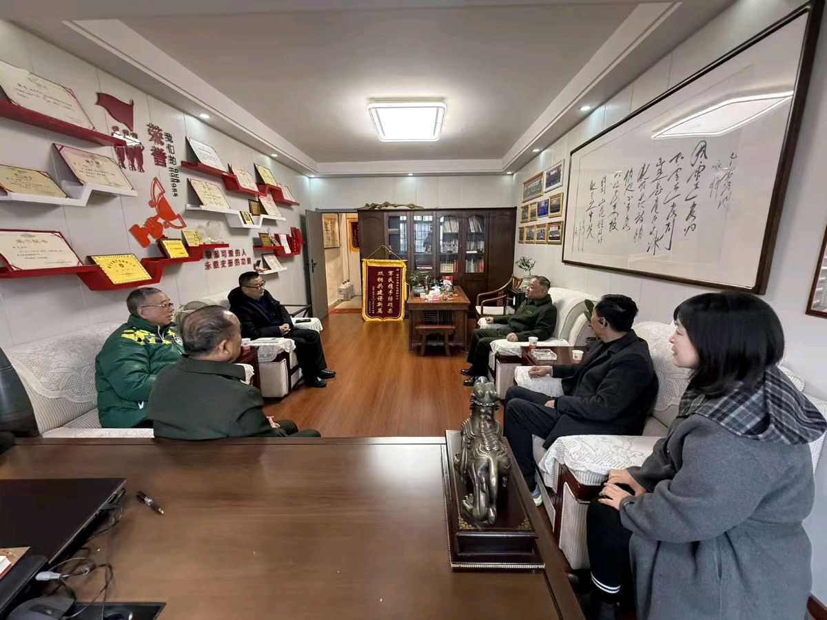拥军爱警网一行赴新沂市拥军优属联合会交流并参观军威国防基地（图2）