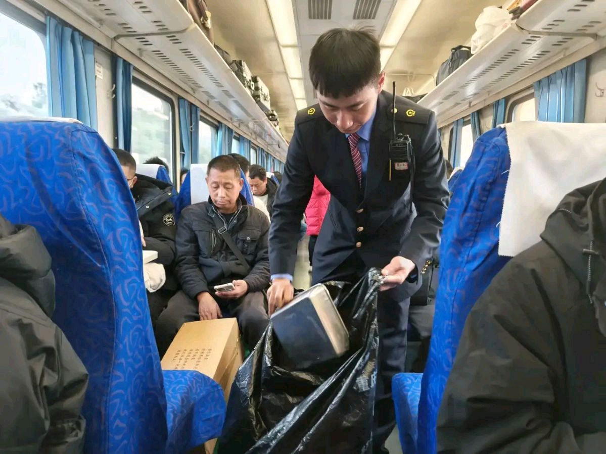 「春运快讯」二十年坚守 春运暖归途‖涪陵工务段关团工会联手支援春运圆满收官（图4）