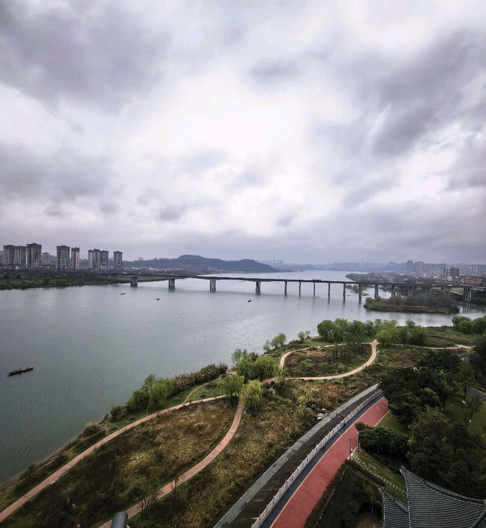 【旅游天地•南充1】张富贵：与南充战友登清晖阁游市府广场感怀（组诗5首）北京头条•西安头条•都市头条发布！（图15）