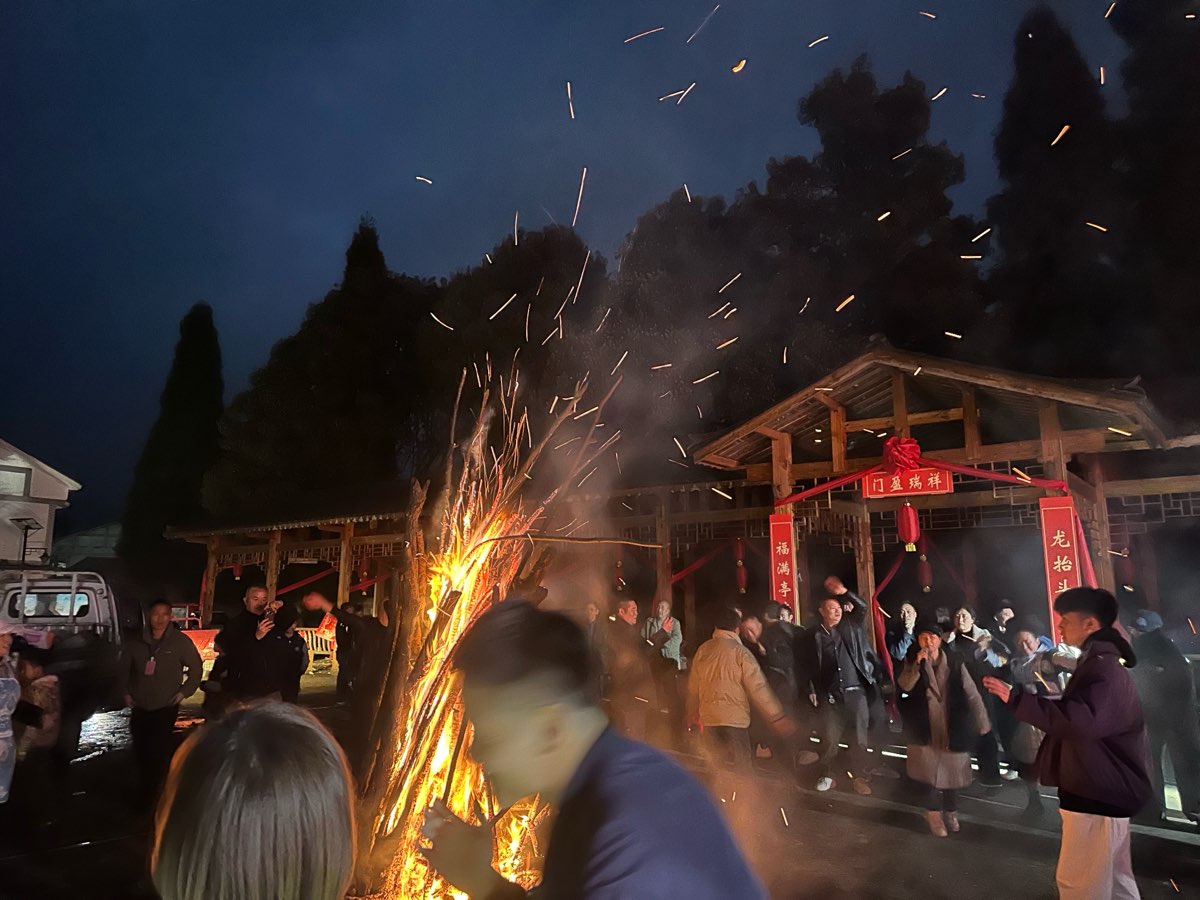 龙腾盛世启新程 民俗传承聚乡情（图45）