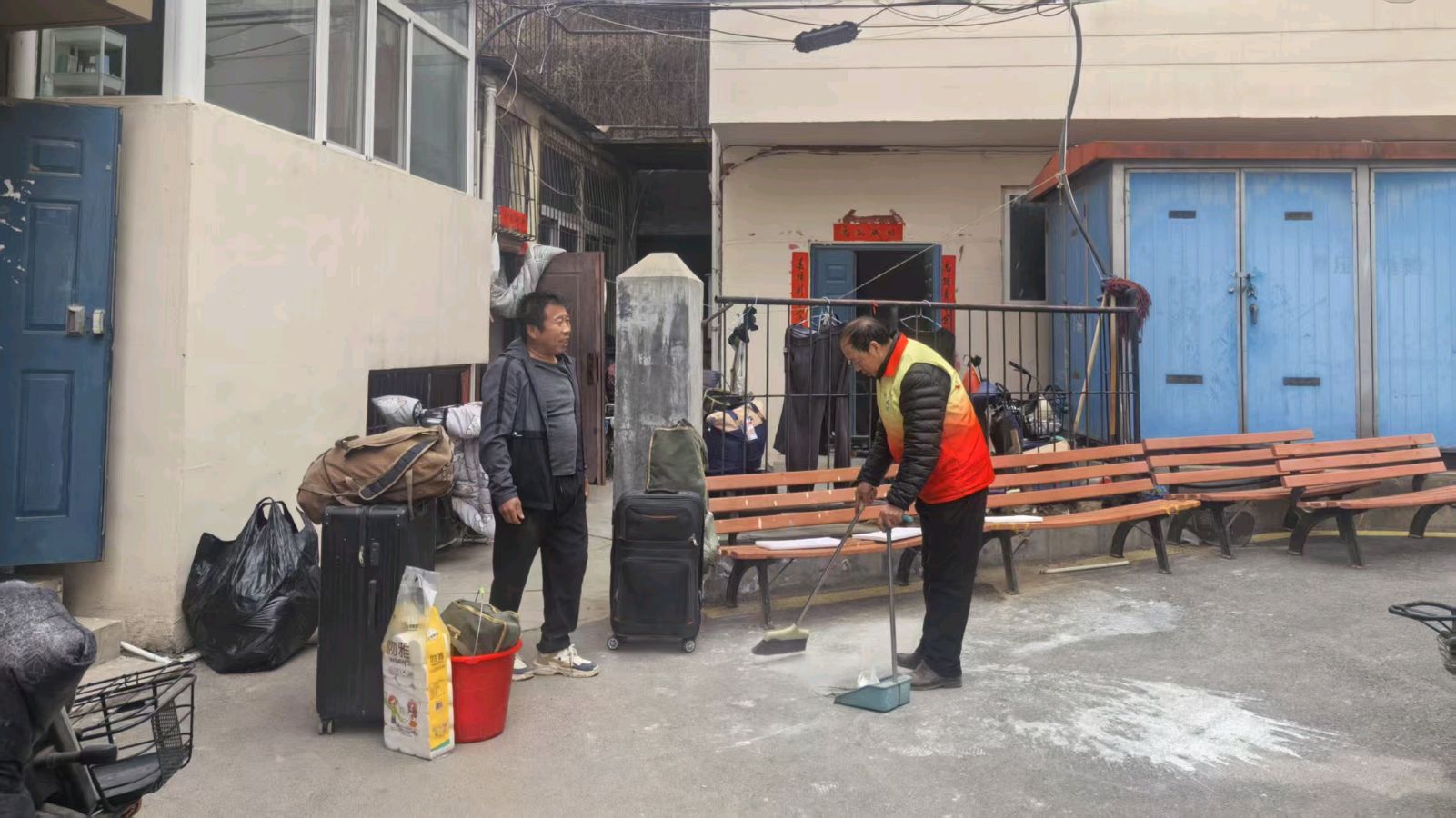 志愿深耕育龙苑 劳动绘就社区文明新画卷（图3）