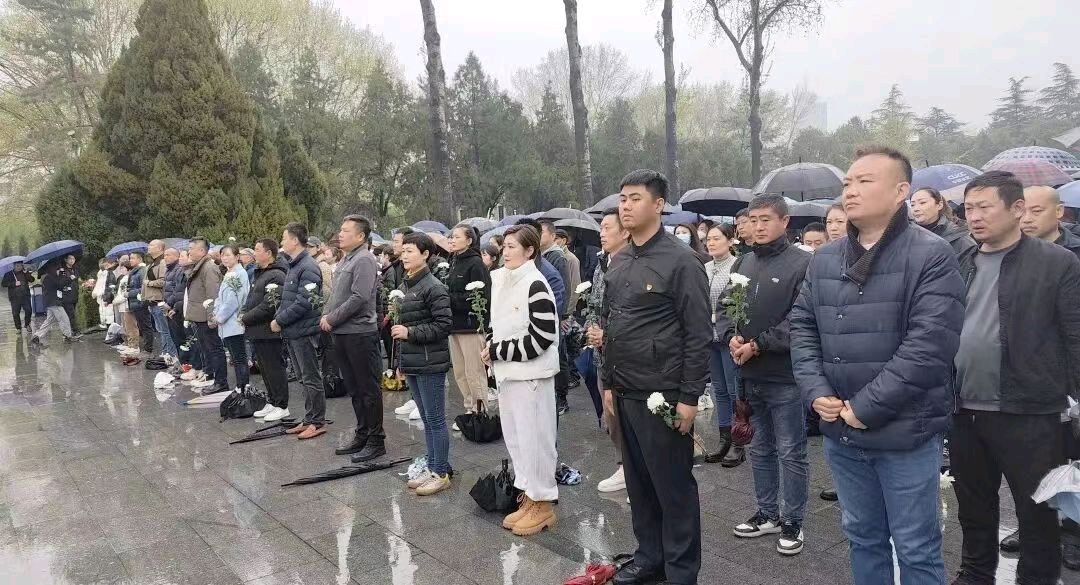 【中国诗人】文坛*七言排律《清明扫墓》 临沂华东革命烈士陵园缅怀 —革命先烈丰茂春观感（图13）
