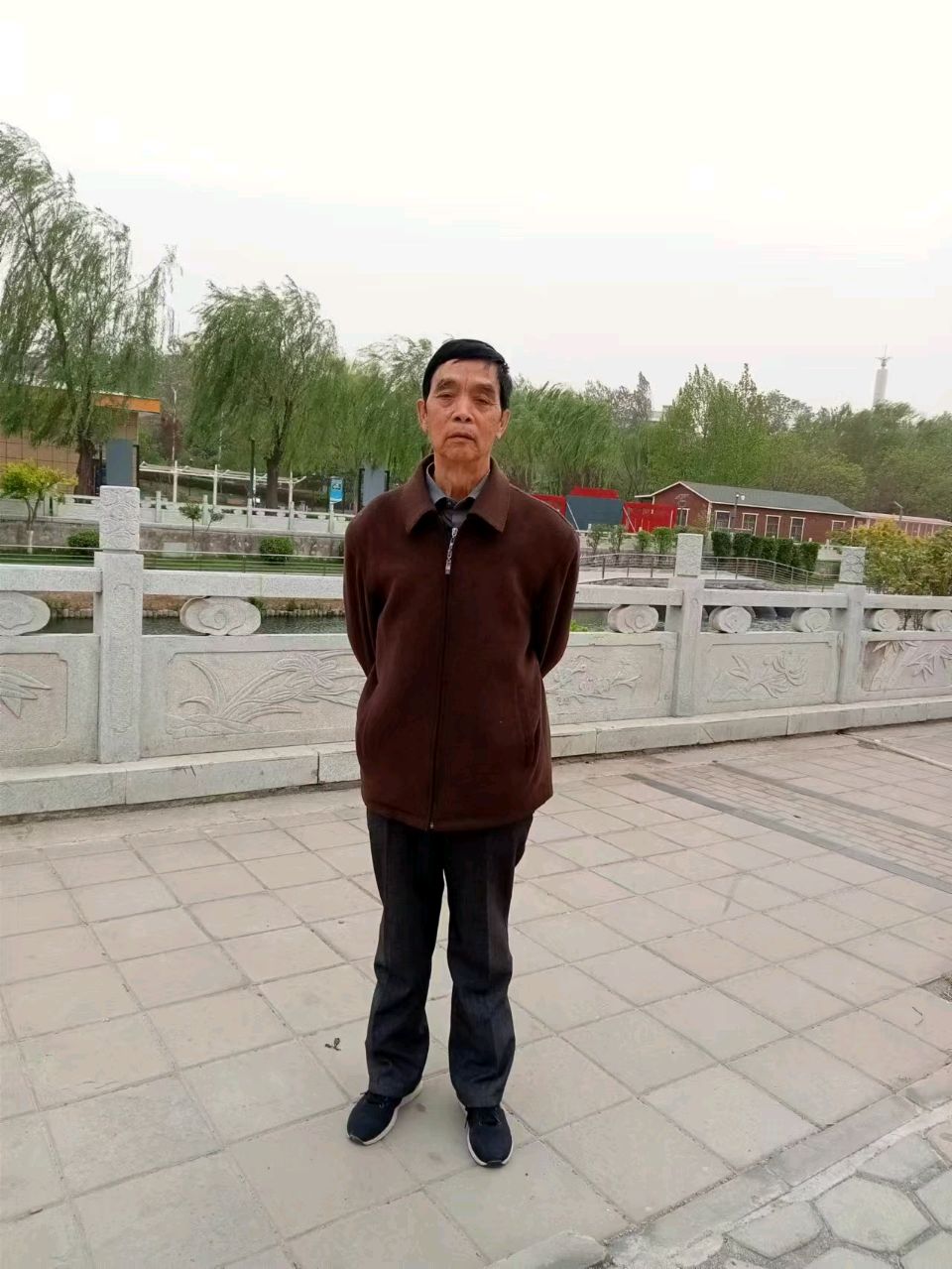 【南京头条】坚称己是写稿匠〔文/武云唐〕