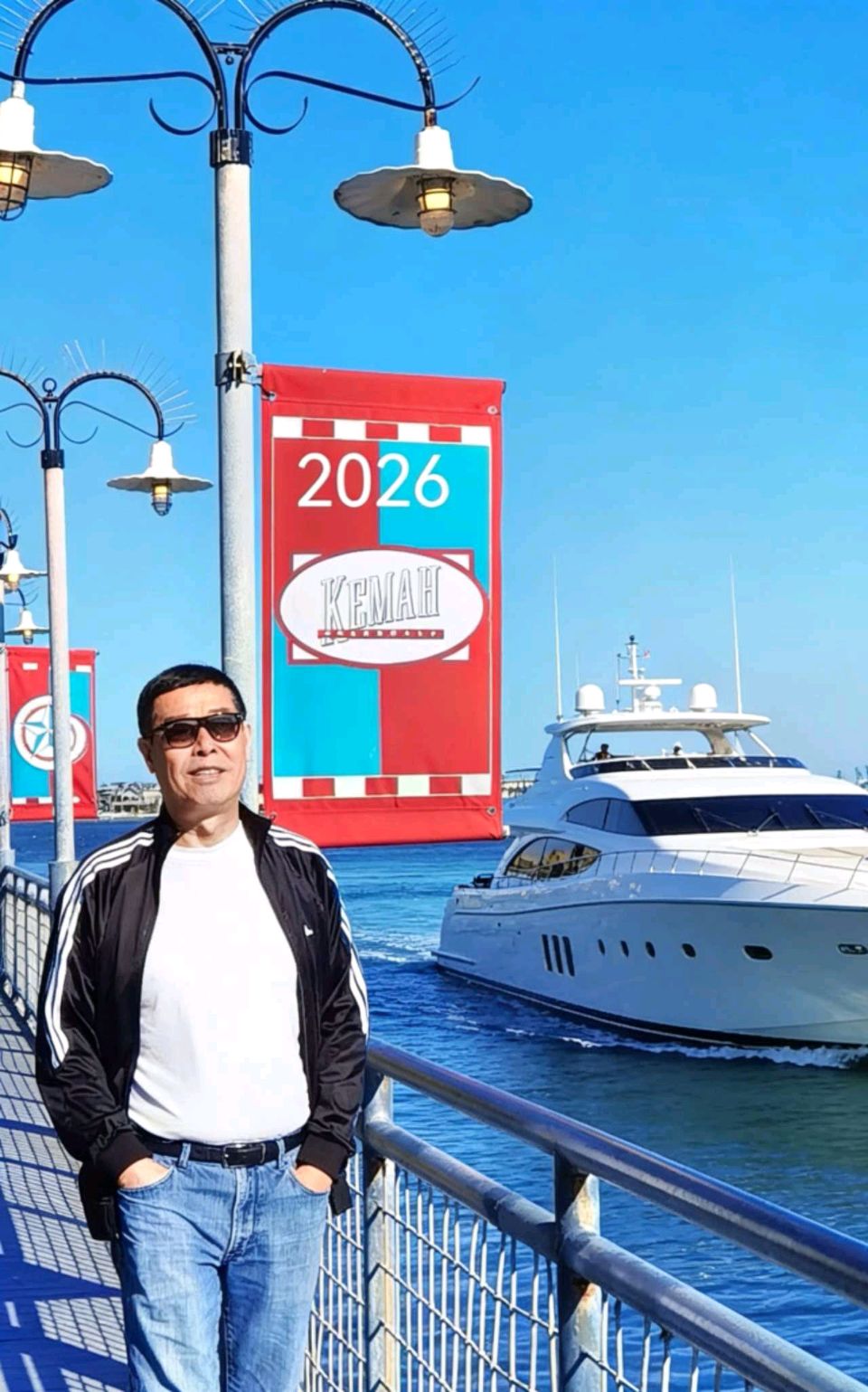 月球观地球之悬.诗词:墨湾客|附诗词解析