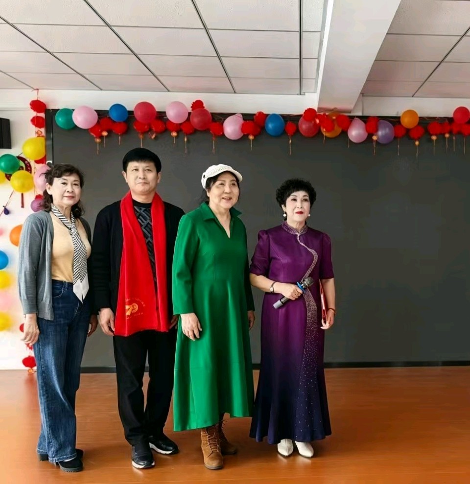 【都市头条向幸福出发编辑部】第15502期 欢歌笑语迎五一 文艺绽彩润社区 作者：玥言 审核：邢同敏（图4）