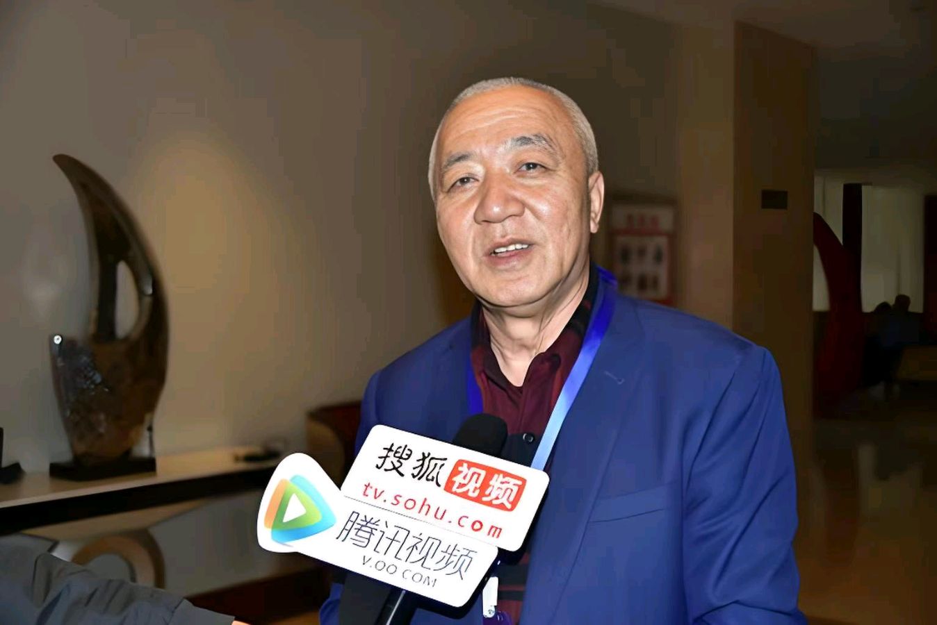 【都市头条向幸福出发编辑部】第15744期 修书即修行——致敬何香久先生 文字/诵读 浩素