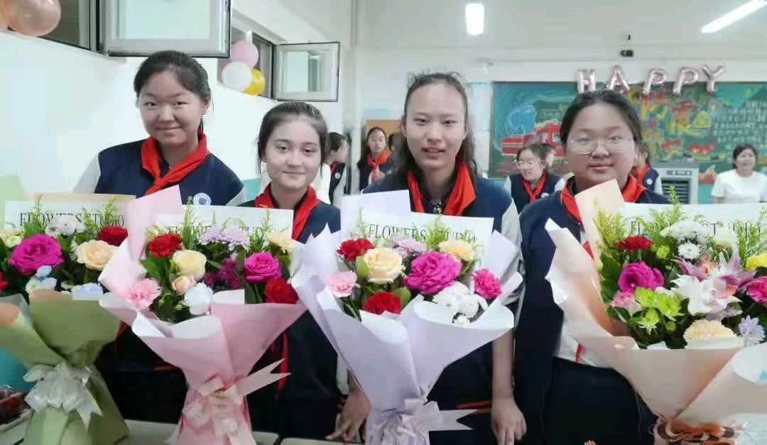 致敬坚守，温暖同行 一一乌市实验学校“5.22班主任节”主题活动速写（新韵）金夜（兰州）（图5）