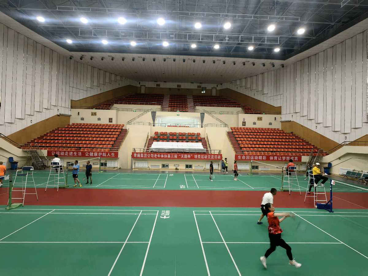 【通讯报道】青藏集团公司老年体协第三届“天路杯”球类运动交流活动羽毛球赛圆满结束 作者：李建勇 郝宝君 董俊青 王宝琴（青海西宁）（图2）